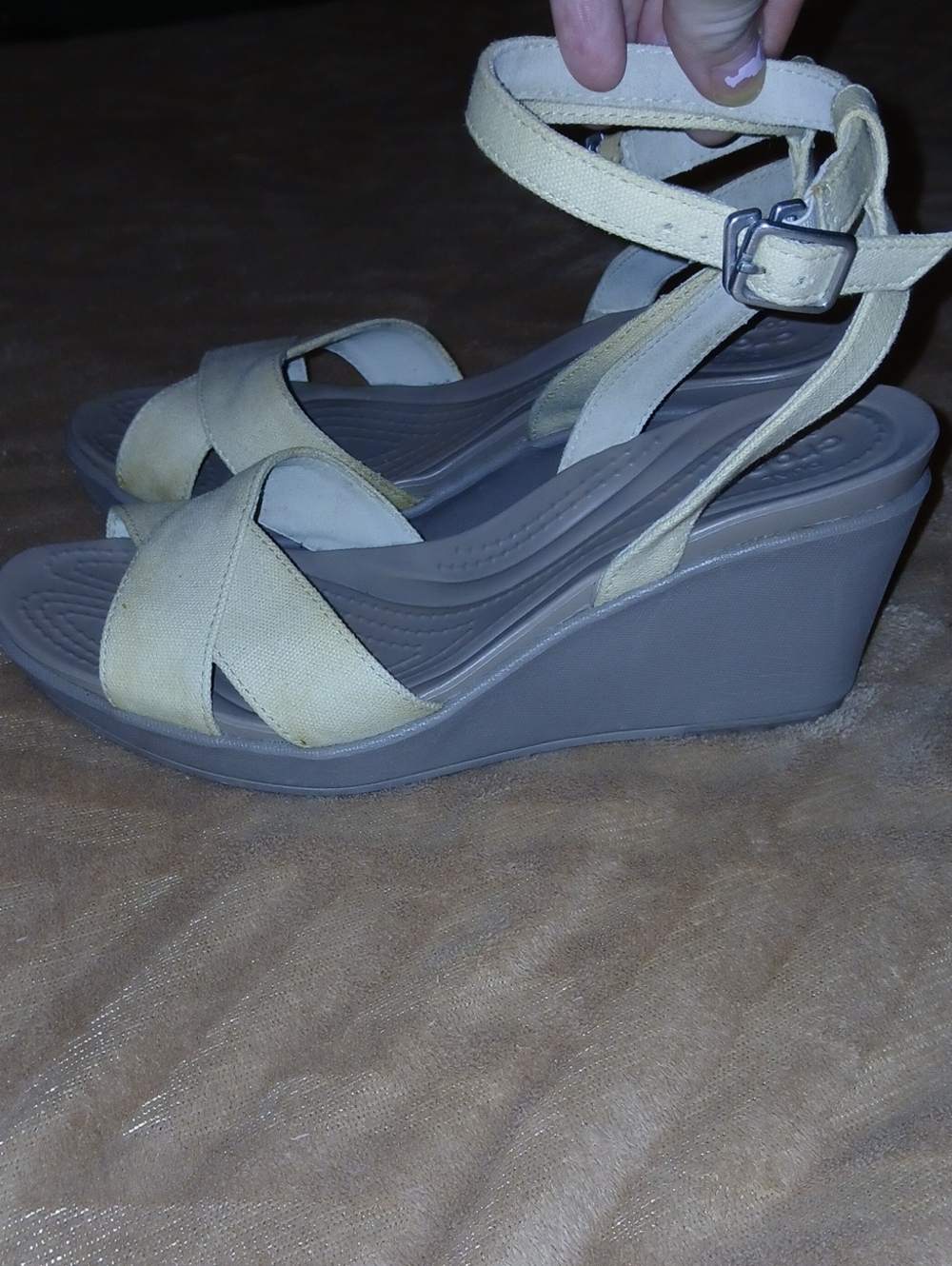 CROCS Women's Beige Ankle-Strap Wedge Sandals Sz: 8